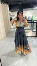 Cargar imagen en el visor de la galería, Maxi Dress neck-v sleeve
