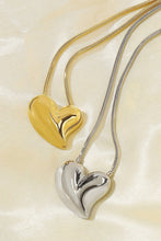 Cargar imagen en el visor de la galería, Necklace Heart Pendant
