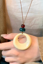Cargar imagen en el visor de la galería, Necklace feather pendant
