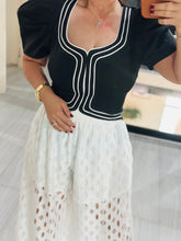Cargar imagen en el visor de la galería, Top sleeve neck piping detail
