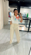 Cargar imagen en el visor de la galería, Top ribbon pearl detail
