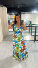 Cargar imagen en el visor de la galería, Maxi Dress printed neck

