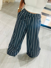 Cargar imagen en el visor de la galería, Pants striped woven
