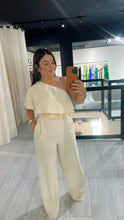 Cargar imagen en el visor de la galería, Jumpsuit detail belted one shoulder
