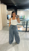Cargar imagen en el visor de la galería, Pants striped woven
