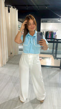 Cargar imagen en el visor de la galería, Top with lace trim short sleeve
